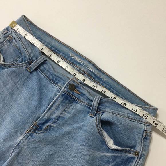 Old Navy 9" Curvy Profile Denim Jean Shorts Size 6 Mid Rise - Picture 8 of 11